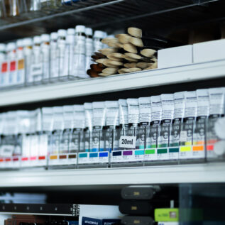 画材販売コーナーもあります